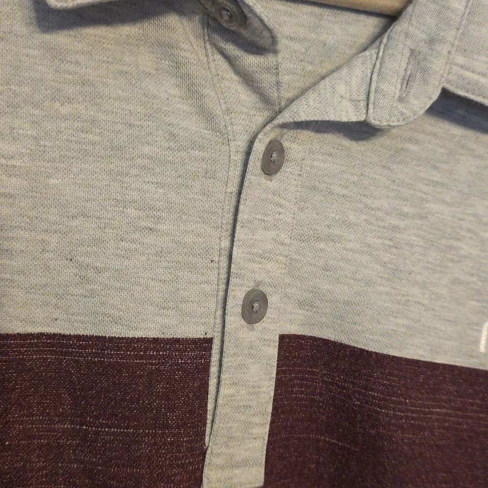 Travis Mathew Men's Gray/Maroon Polo Shirt Front/Back‎ Logo Golf Sz XXL EUC